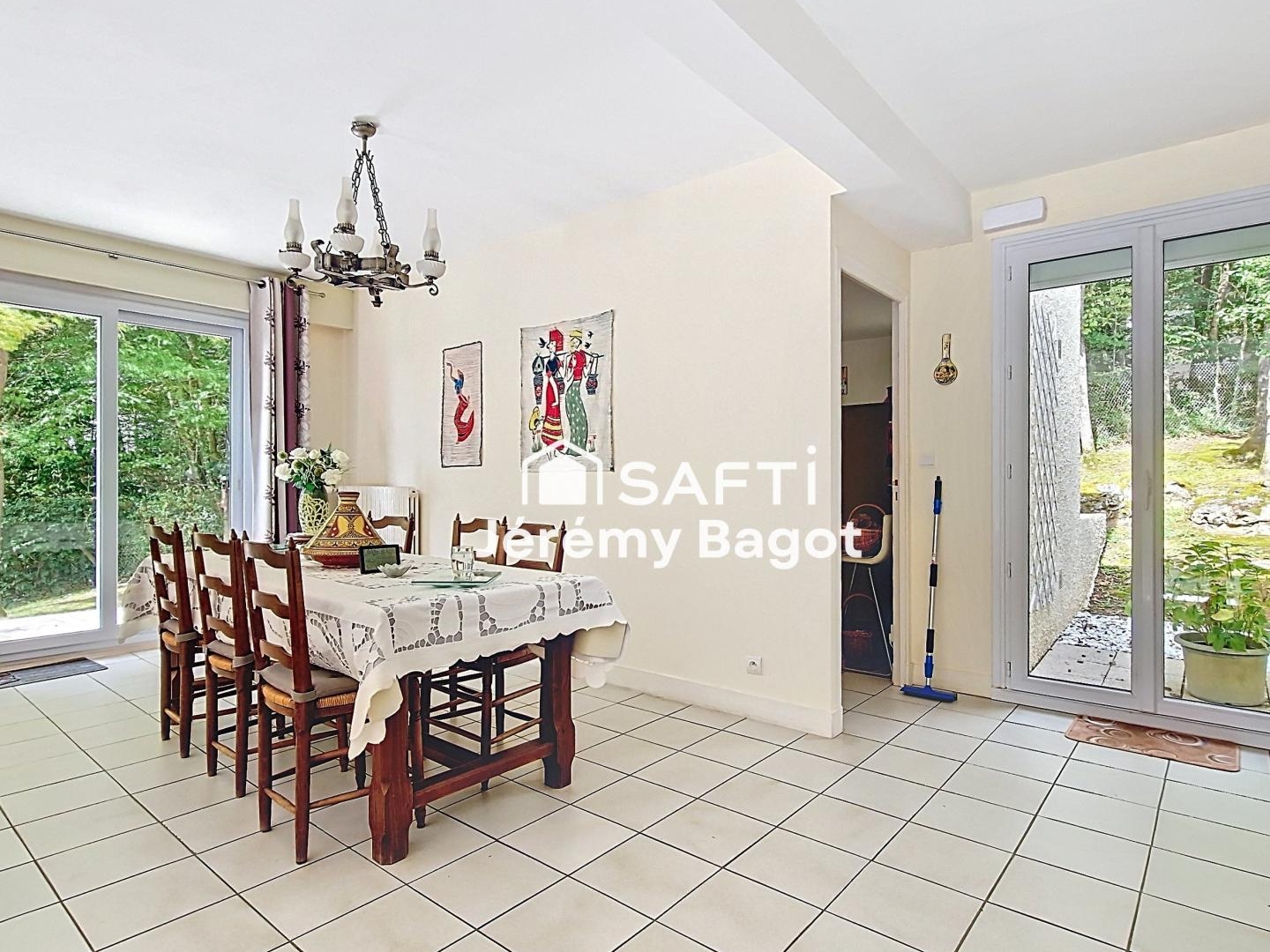 Maison à vendre - 7 pièces - 240m2 - La Membrolle-Sur-... (37390)