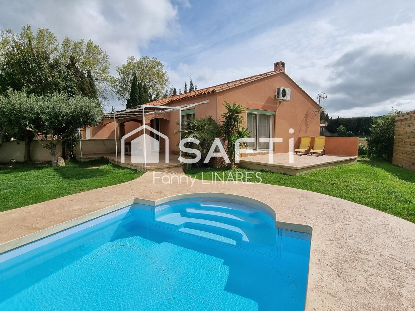 Villa 4 faces avec 4 chambres, piscine et garage