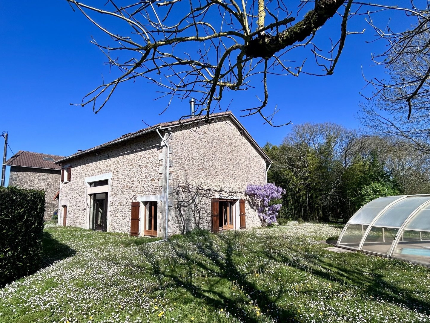Maison à vendre - 7 pièces - 220m2 - Le Lindois (16310)