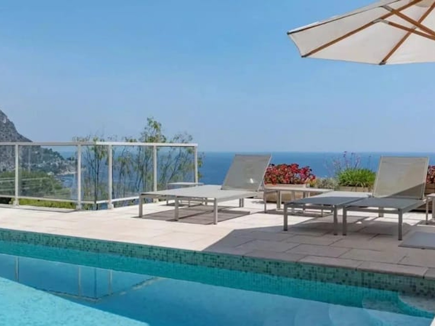 Villa contemporaine de plus de 250 m² avec vue mer panoramique - Èze Bord de Mer