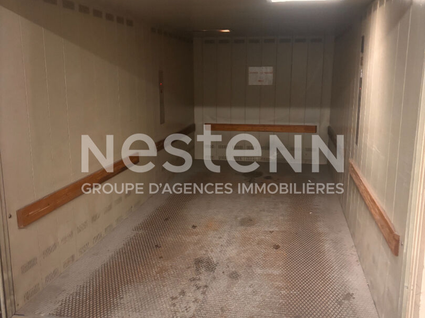 Parking / garage / box à vendre - 20m2 - Nice (06300)
