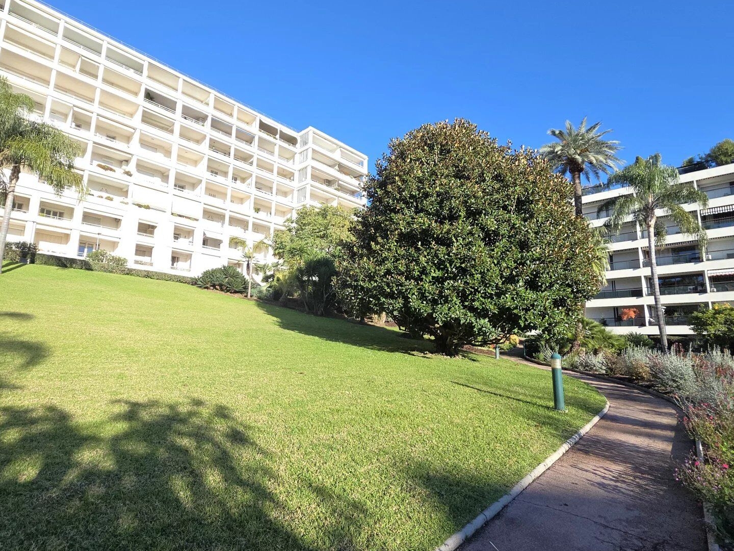 Appartement à vendre - 2 pièces - 46m2 - Cannes (06400)