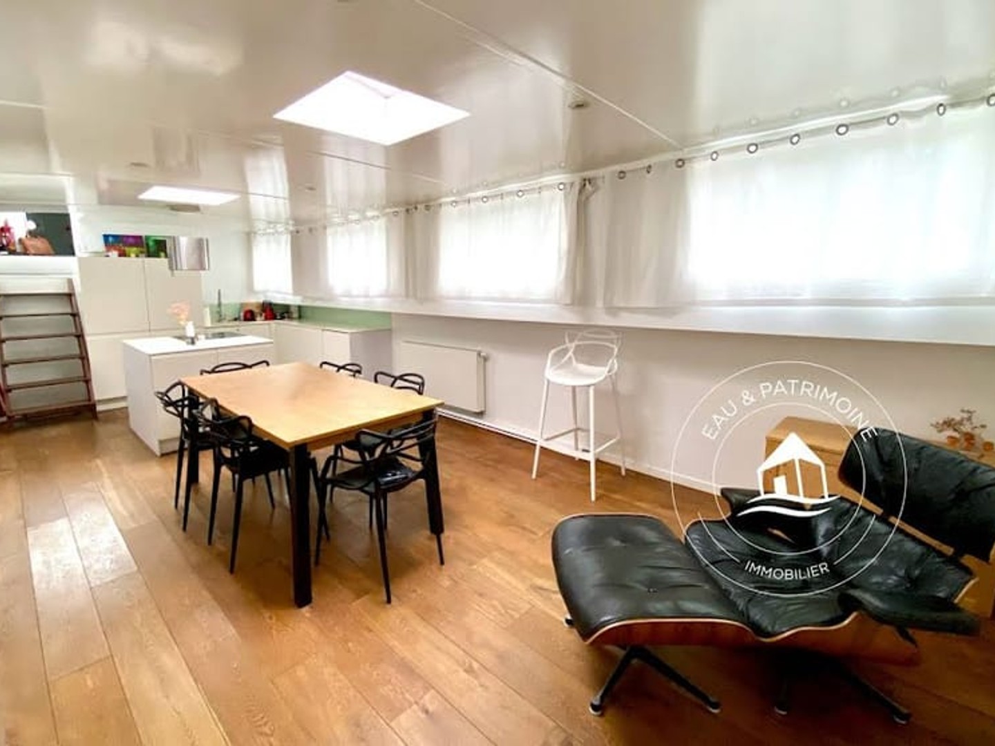 Péniche 5 pièces 75 m²