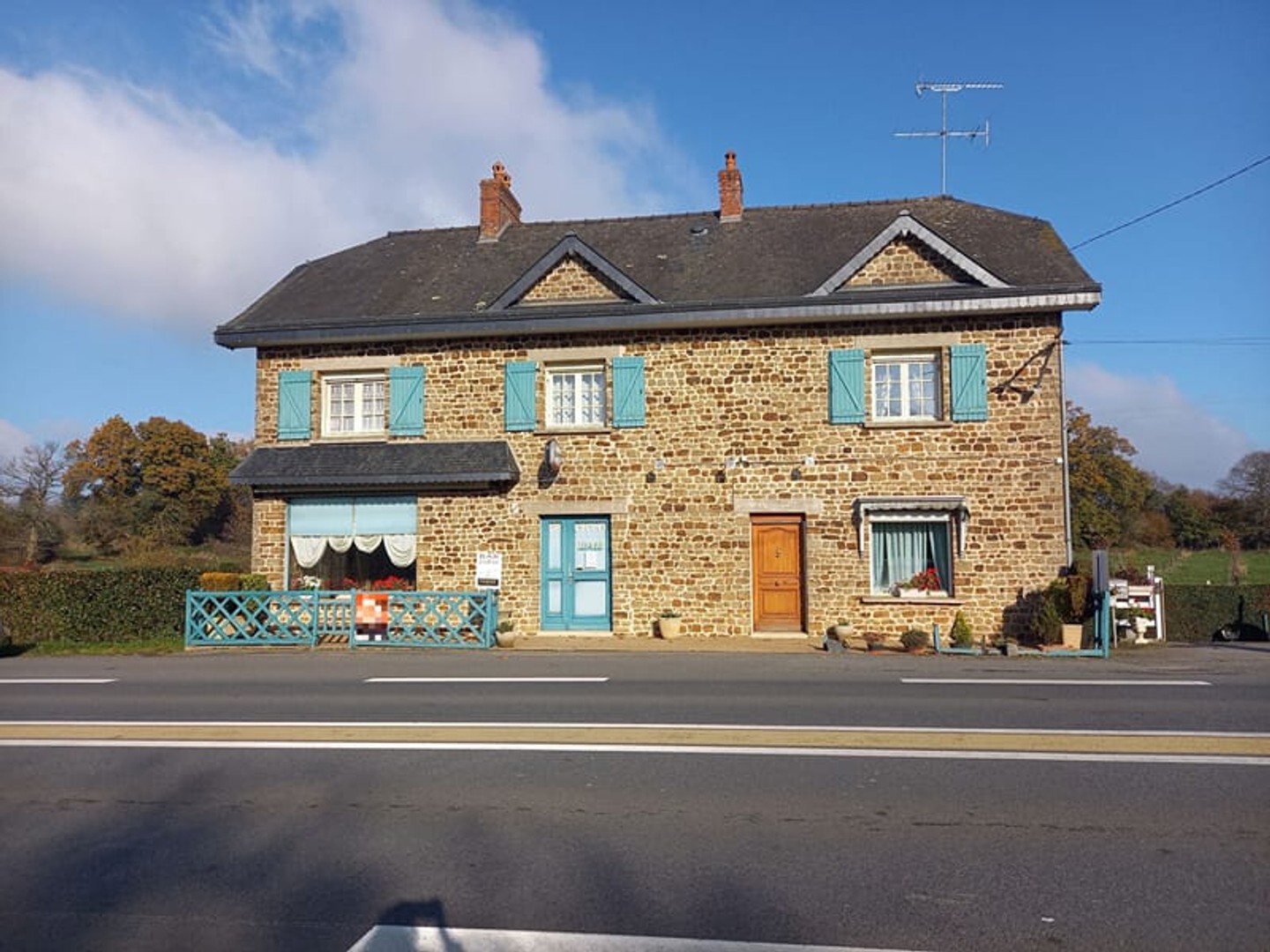 Locaux à vendre - 6 pièces - 152m2 - Saint-Pierre-Des-... (53500)