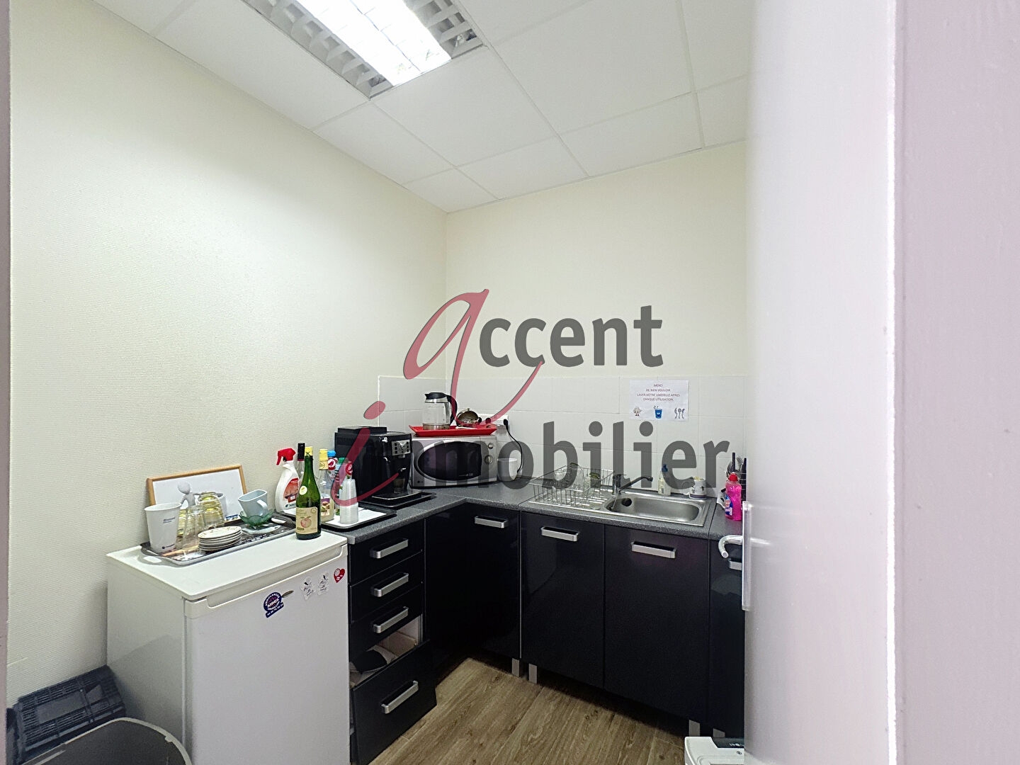 Locaux à vendre - 2 pièces - 247m2 - Cavaillon (84300)
