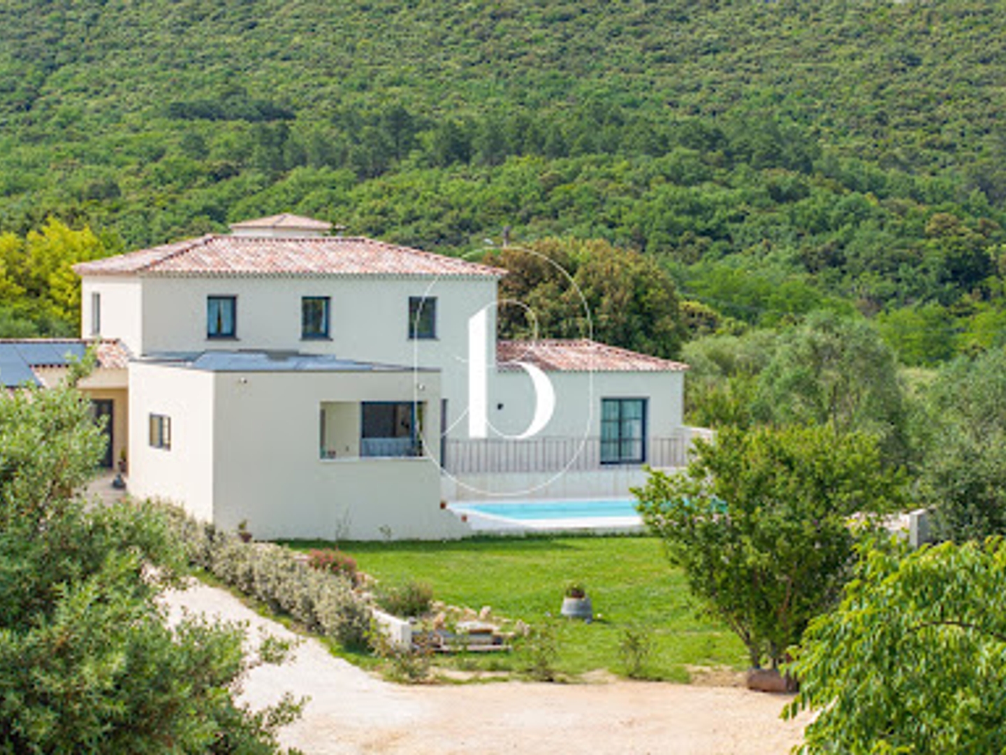 Maison 6 pièces 185 m²