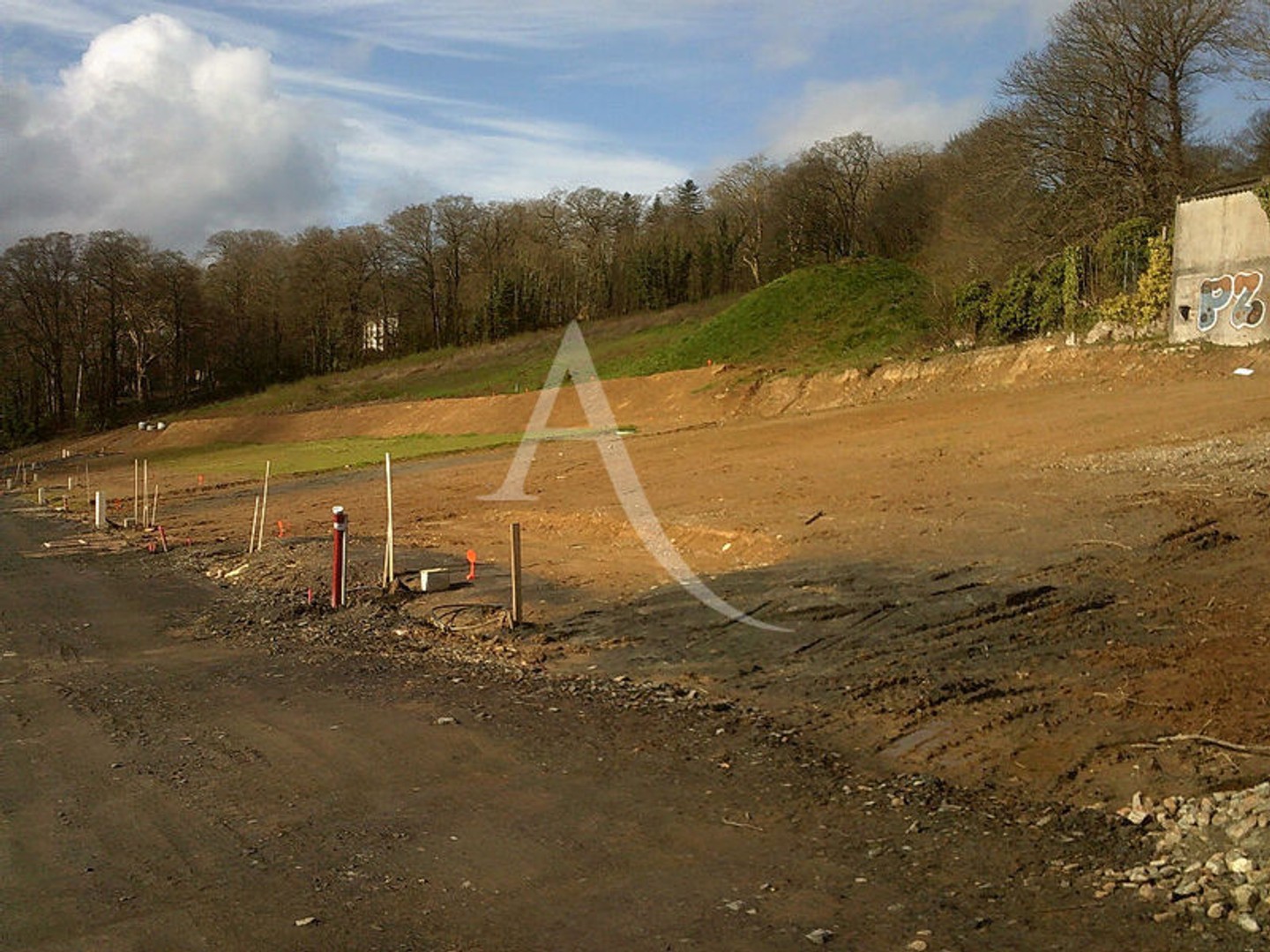 Terrain 745 m²