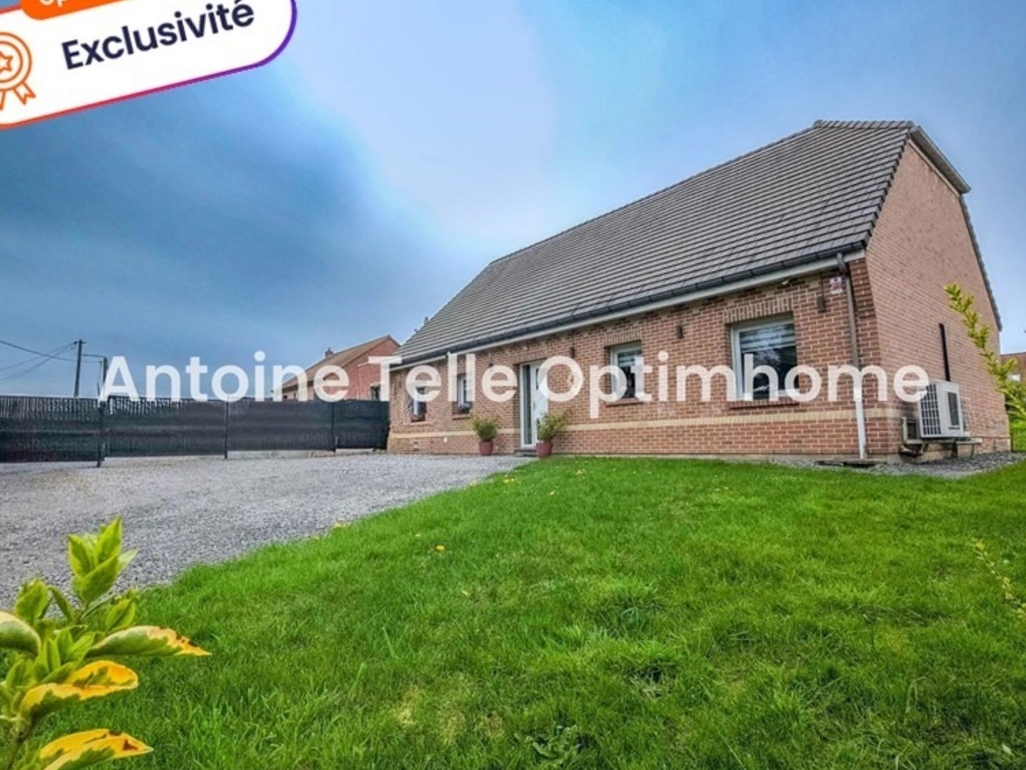 Exclusivité - Pavillon semi plain-pied de 5 chambres posé sur 1165m²