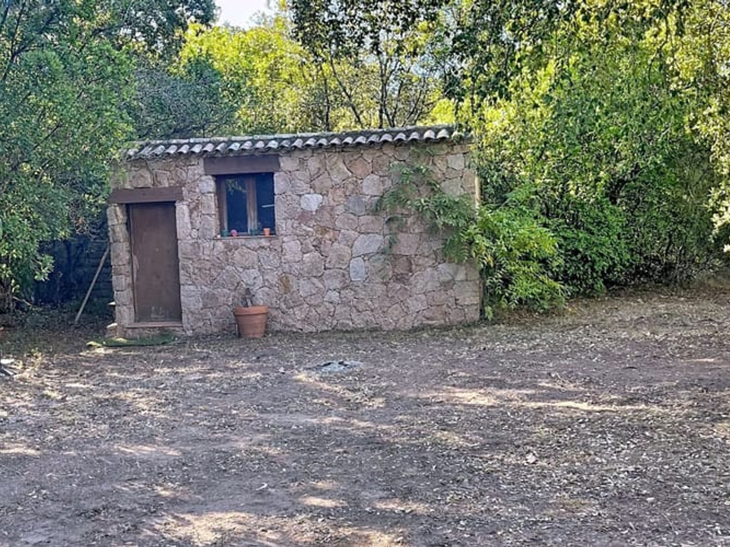Terrain 1600 m²