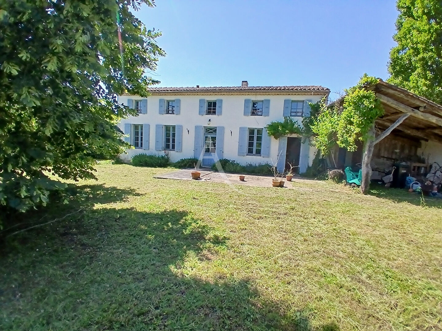 Maison avec jardin