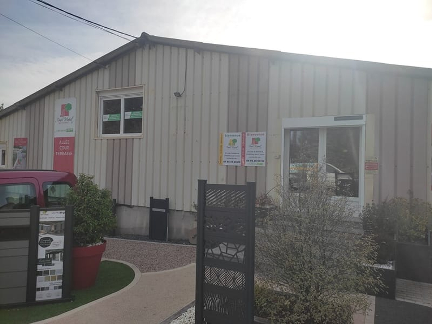Pourrain - Batiment D'activite Et Commercial - 590 M² Sur 2560M² De Terrain