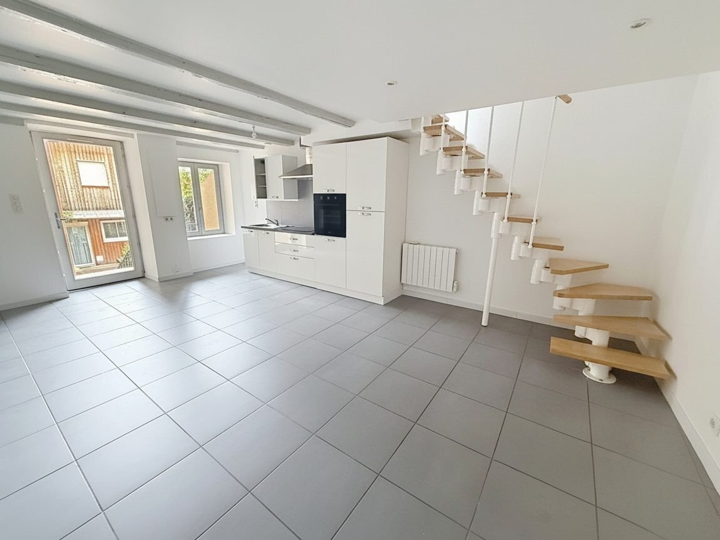 PORTE DES PIERRES DORÉES - Charmant T2 de 40 m2 climatisé av