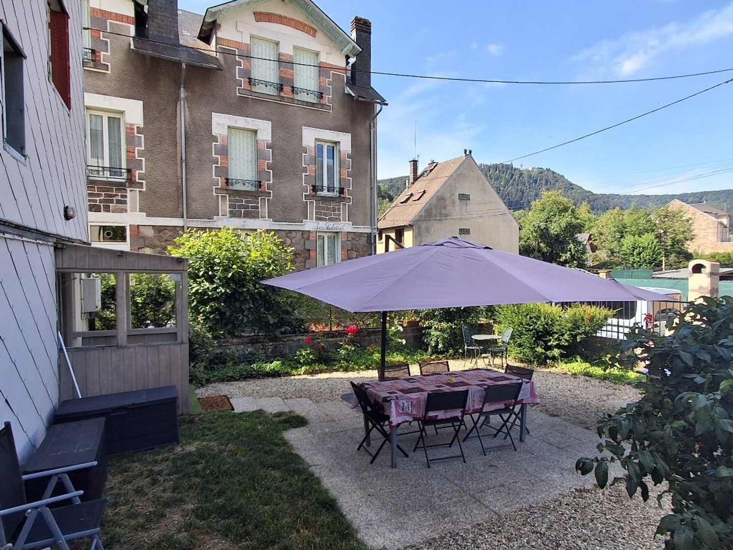 Maison à vendre - 12 pièces - 345m2 - La Bourboule (63150)