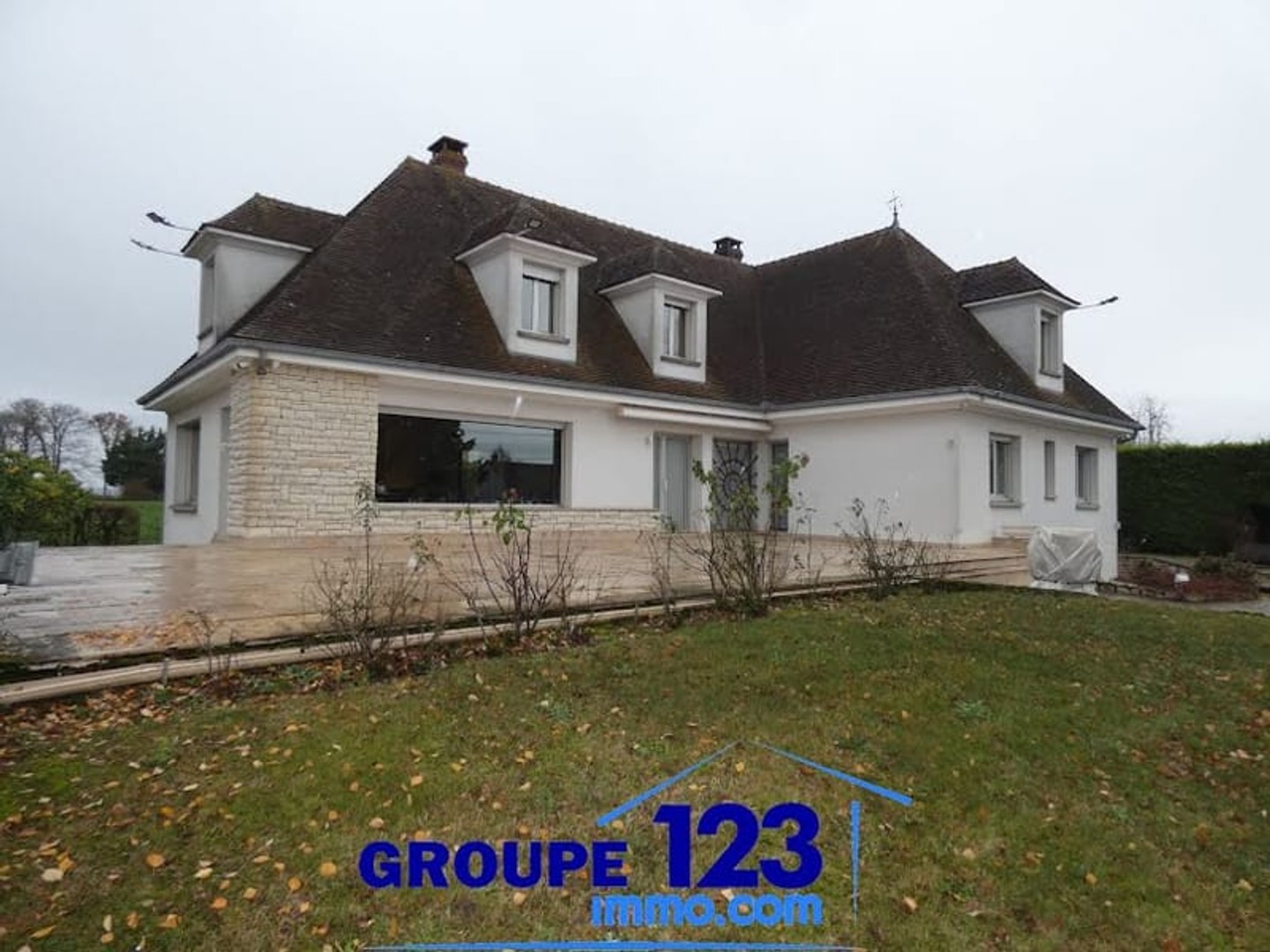 Maison 9 pièces 435 m²