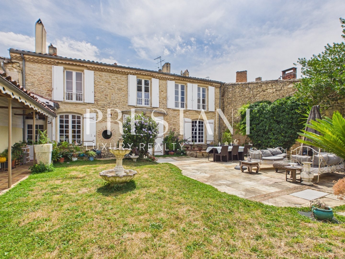 Maison à vendre - 8 pièces - 466m2 - La Réole (33190)