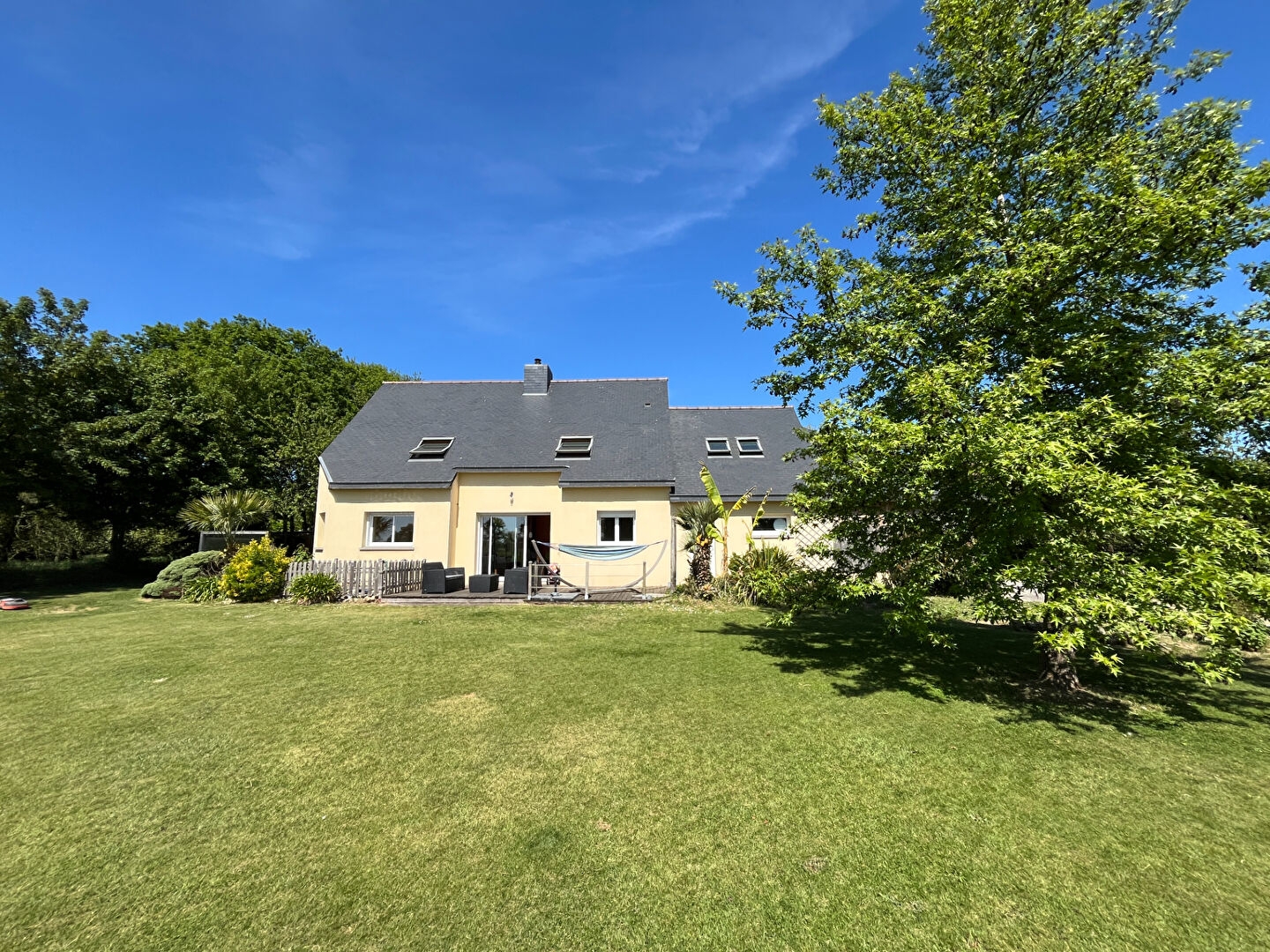 A VENDRE MAISON 5 CHAMBRES AVEC VIE DE PLAIN PIED TERRAIN DE 2110m²