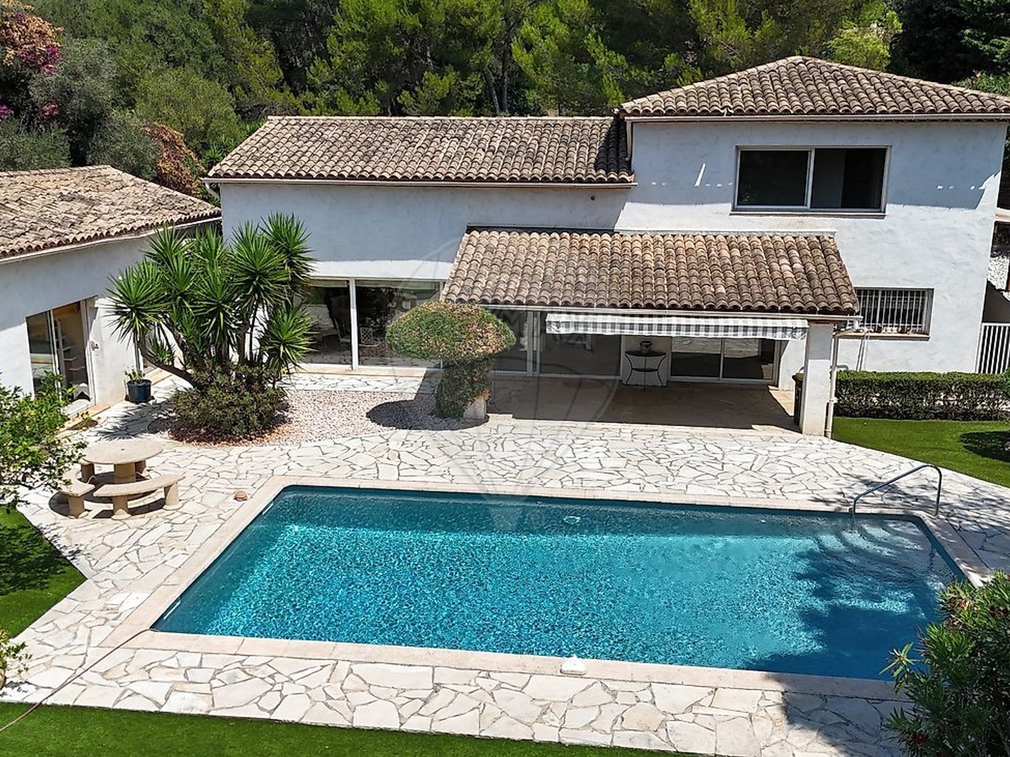 Maison à vendre - 5 pièces - 192m2 - Antibes (06160)