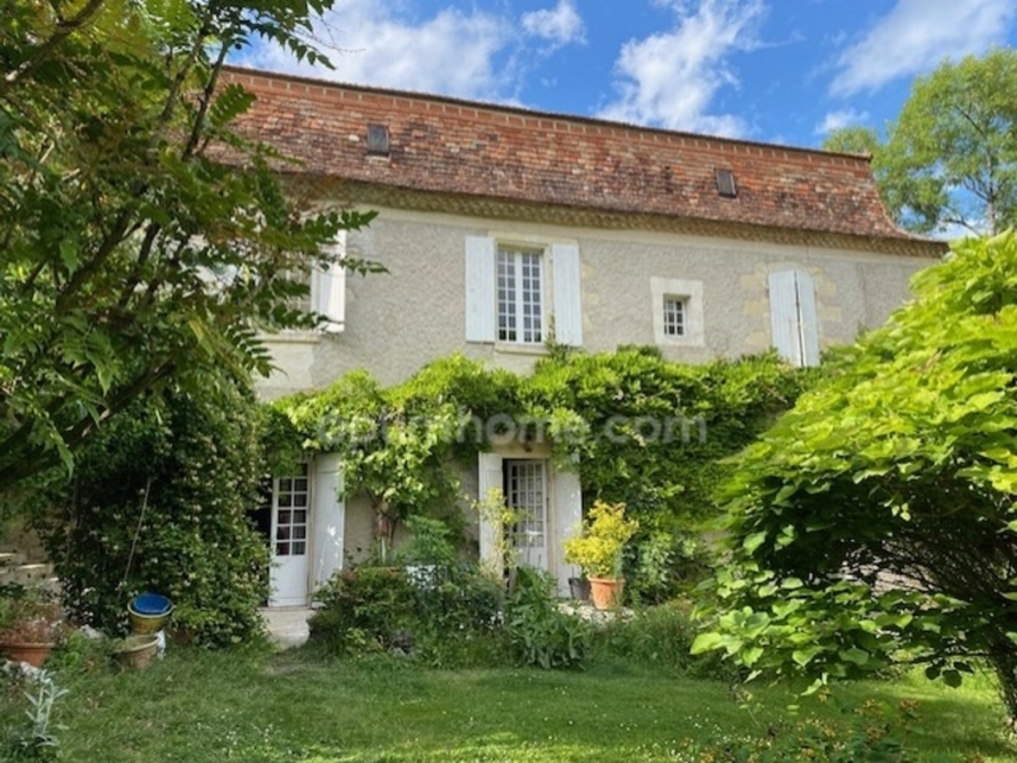 Maison à vendre - 6 pièces - 205m2 - Saint-Astier (24110)