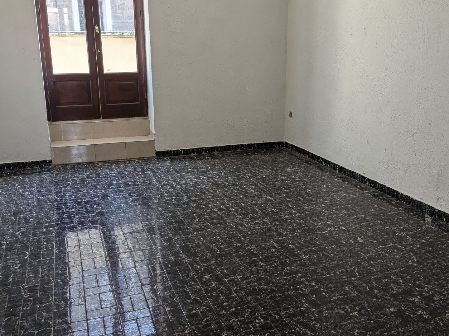 APPARTEMENT 70m2 À RÉNOVER