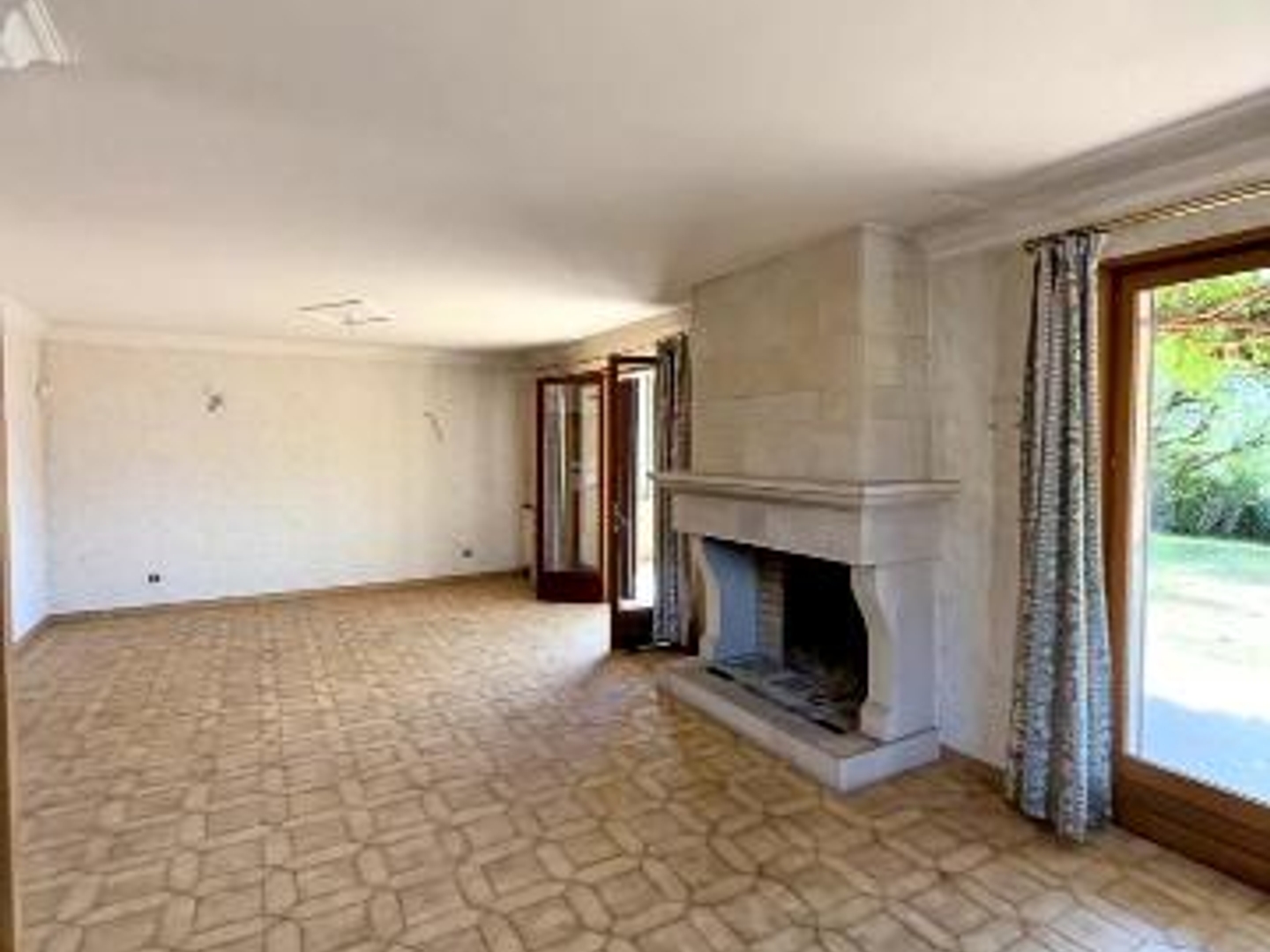 Maison à vendre - 6 pièces - 191m2 - Izernore (01580)