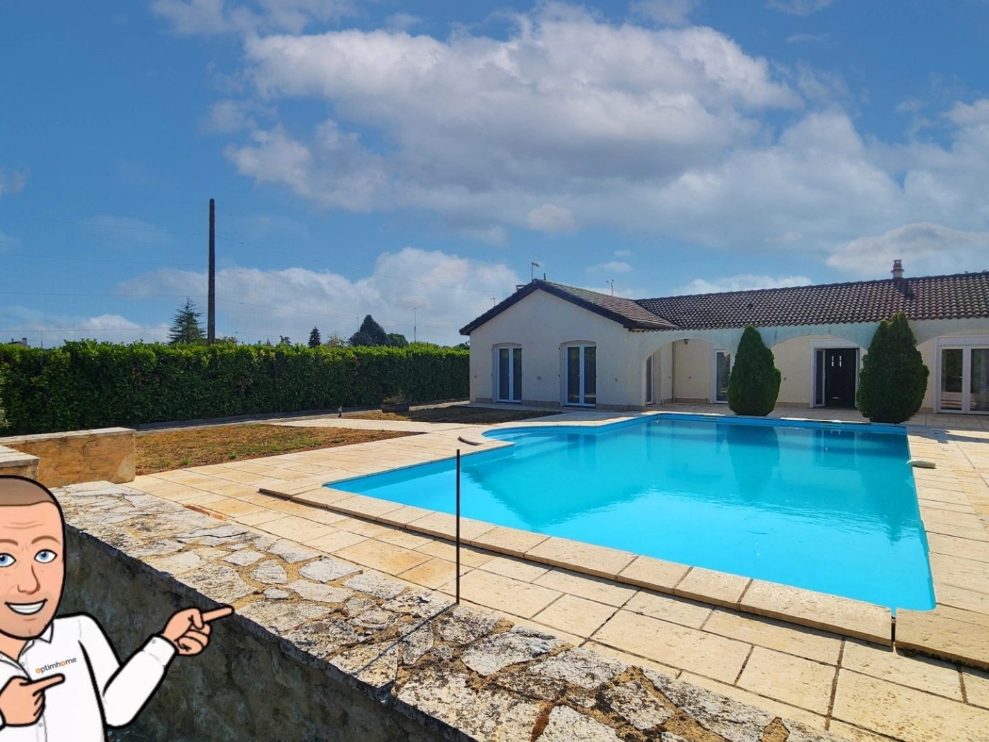 Maison à vendre de plain pied 3 chambres double garage et piscine sur la commune de PINEUILH (33)