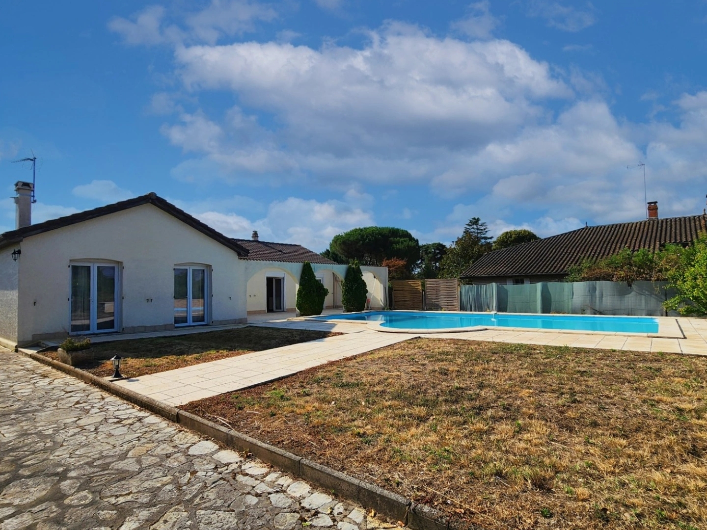 Maison à vendre - 5 pièces - 131m2 - Pineuilh (33220)