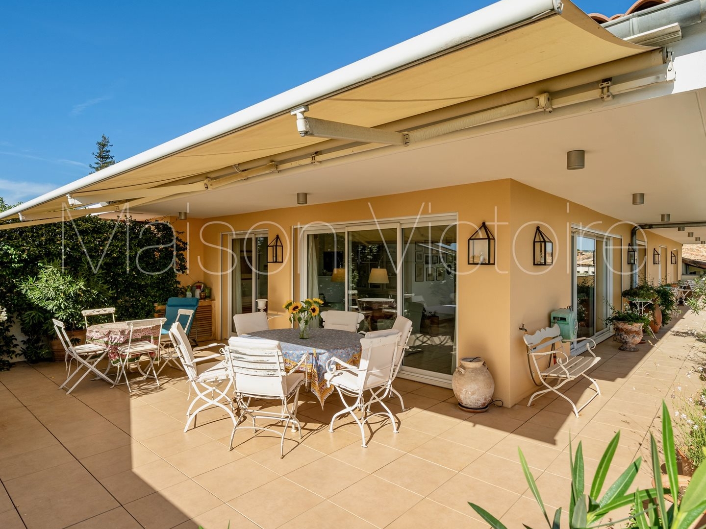 Appartement à vendre - 4 pièces - 130m2 - L'isle-Sur-La-Sorgue (84800)