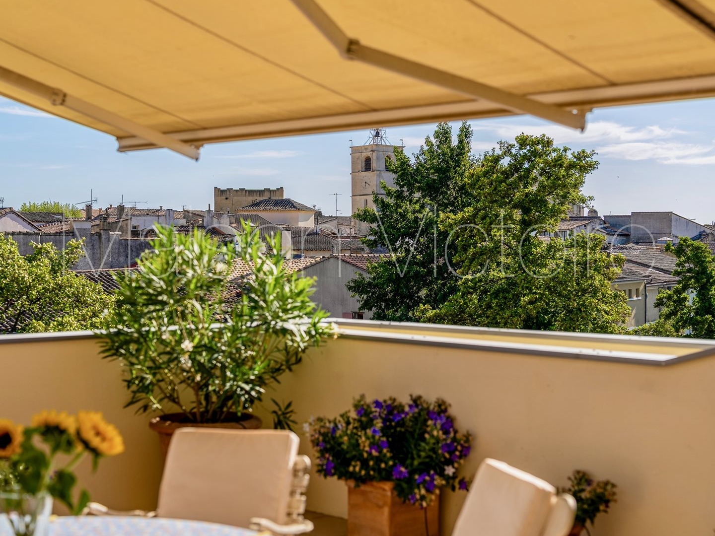 Appartement à vendre - 4 pièces - 130m2 - L'isle-Sur-La-Sorgue (84800)