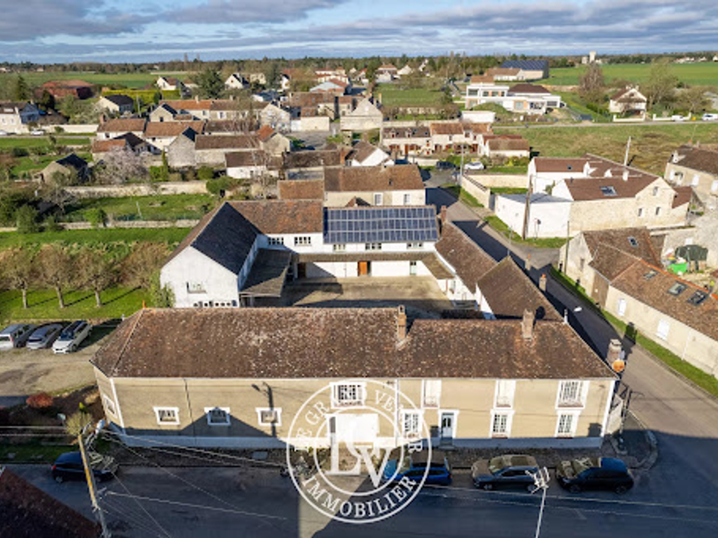 Maison 11 pièces 1015 m²