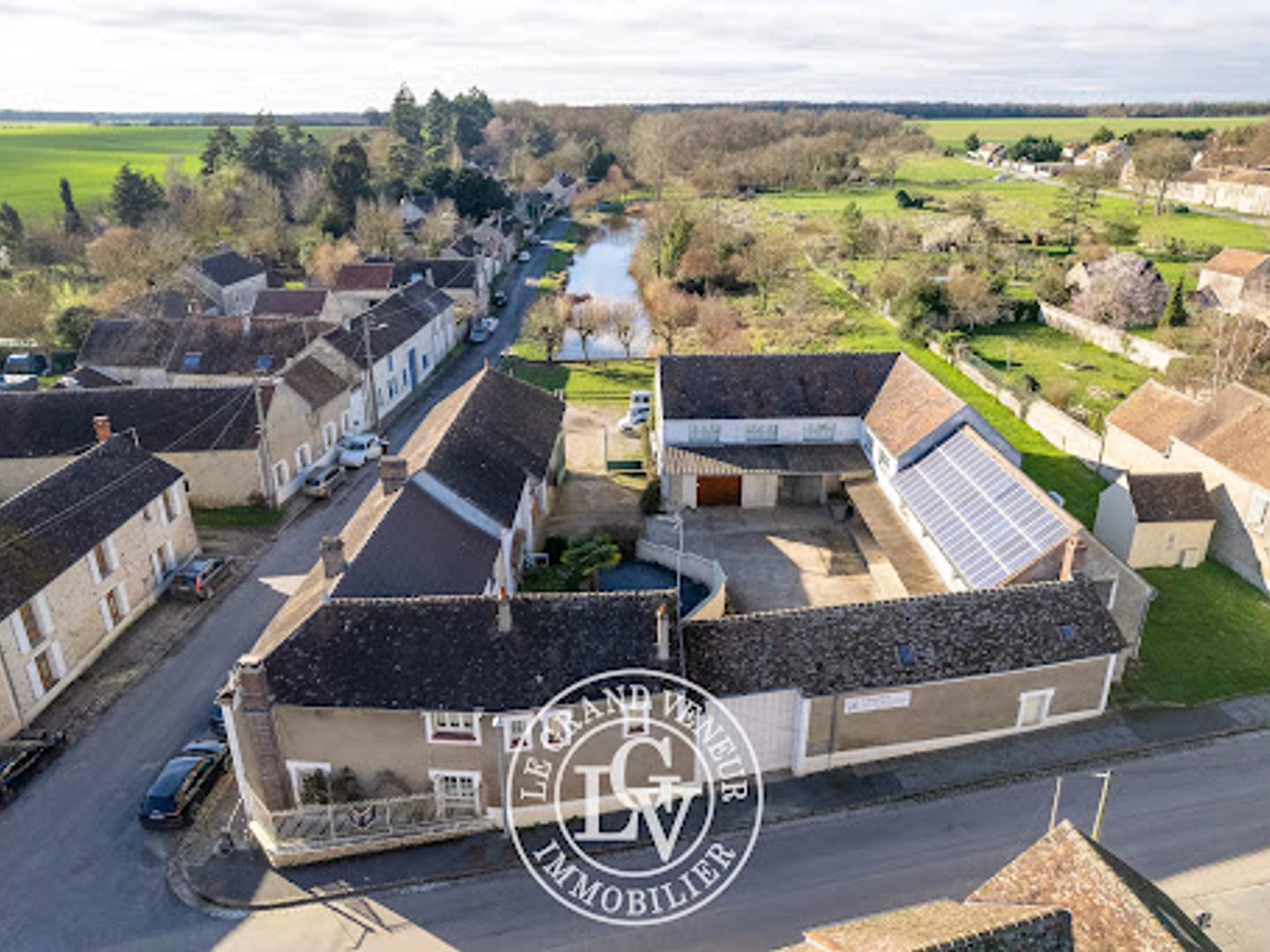 Maison à vendre - 11 pièces - 1015m2 - Milly-La-Forêt (91490)