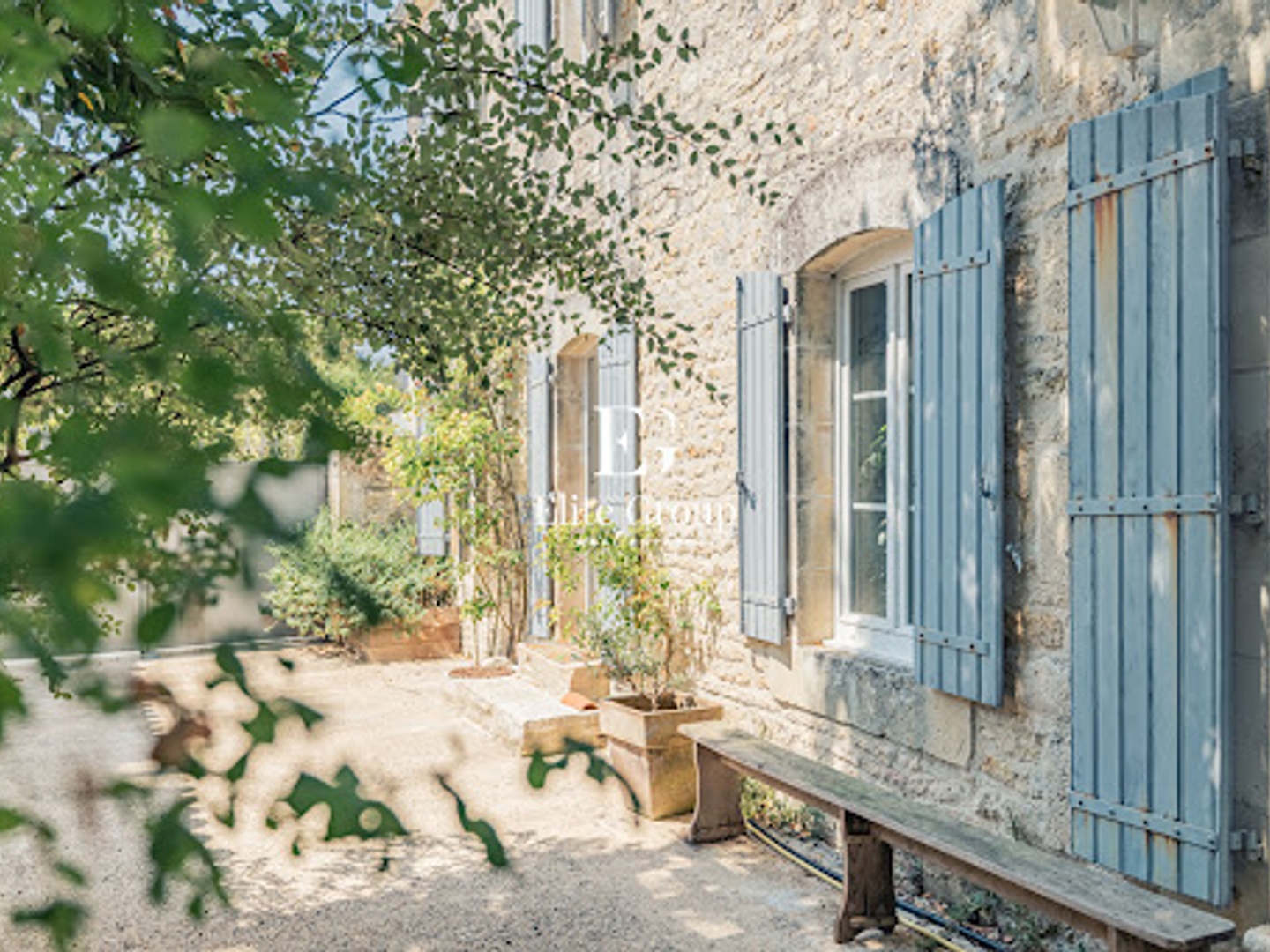 Maison à vendre - 7 pièces - 240m2 - Thairé (17290)