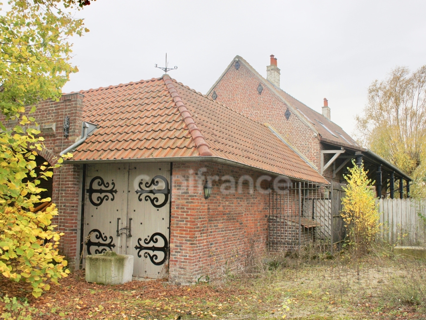 Local/bureau à vendre STEENWERCK (59) Corps de ferme au carré pour un usage mixte sur une parcelle de 27 474 m²