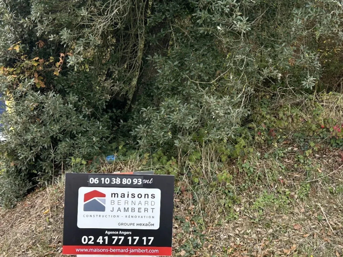 Terrain 681 m²