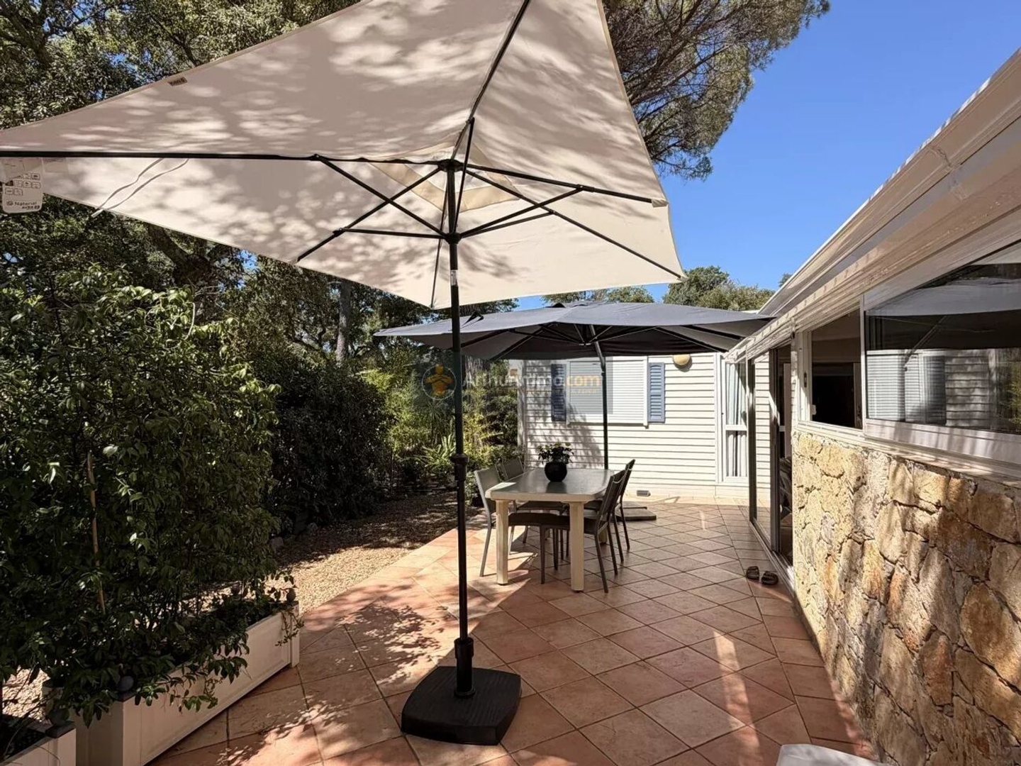 Terrain à vendre - 400m2 - Fréjus (83600)