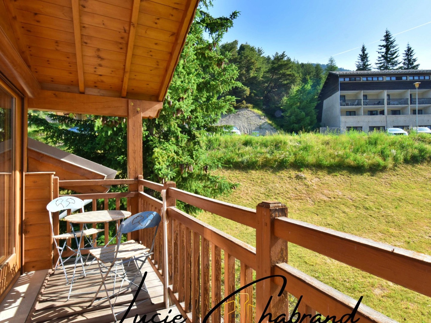 Studio 5 pièces 65 m²