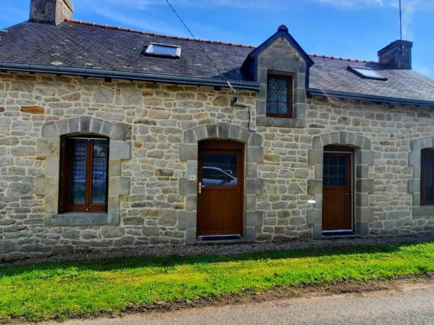 À vendre - Maison en pierre au charme atypique à Plouray (56)