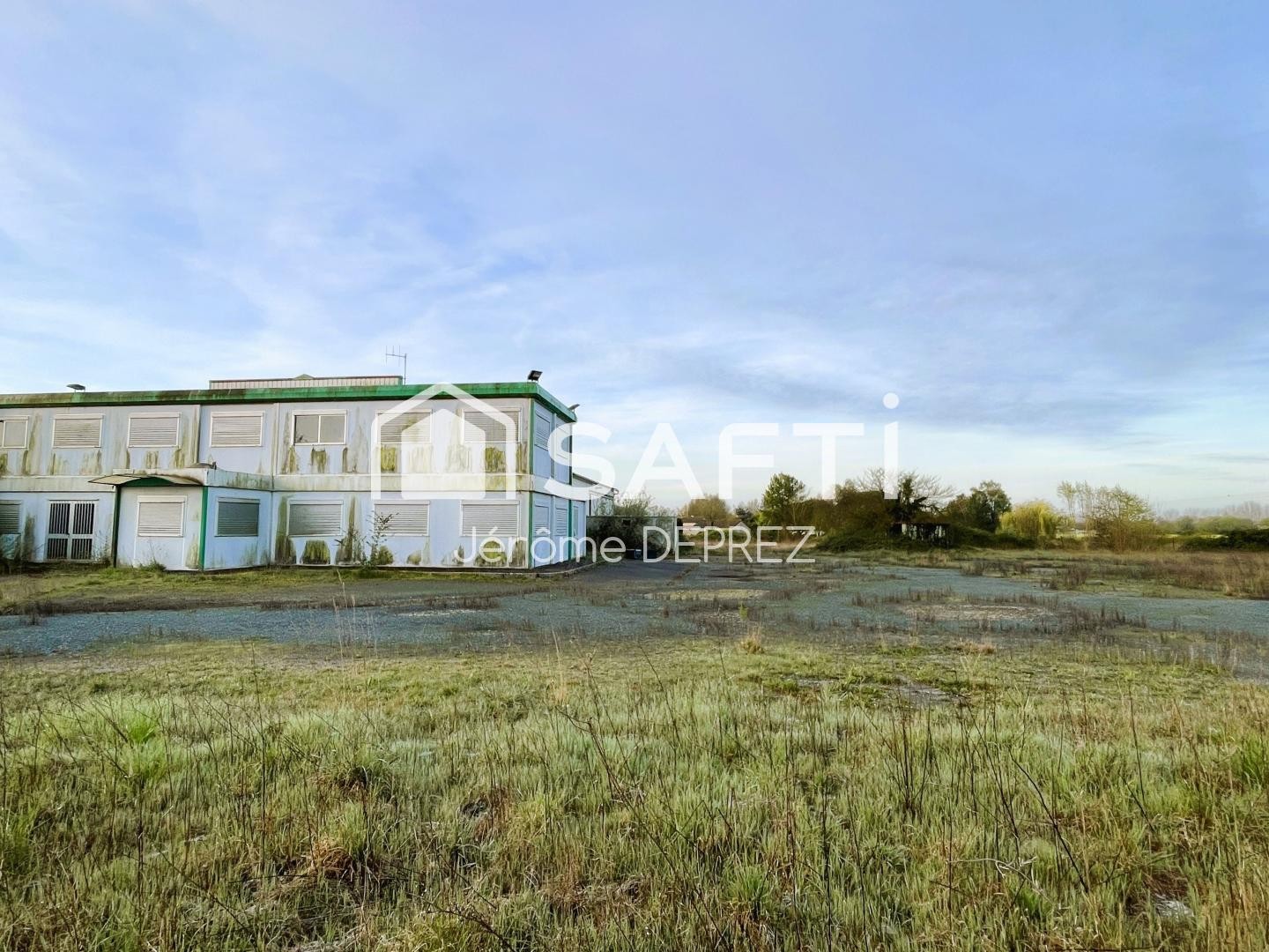 Ensemble immobilier sur plus de 10600m² de terrain
