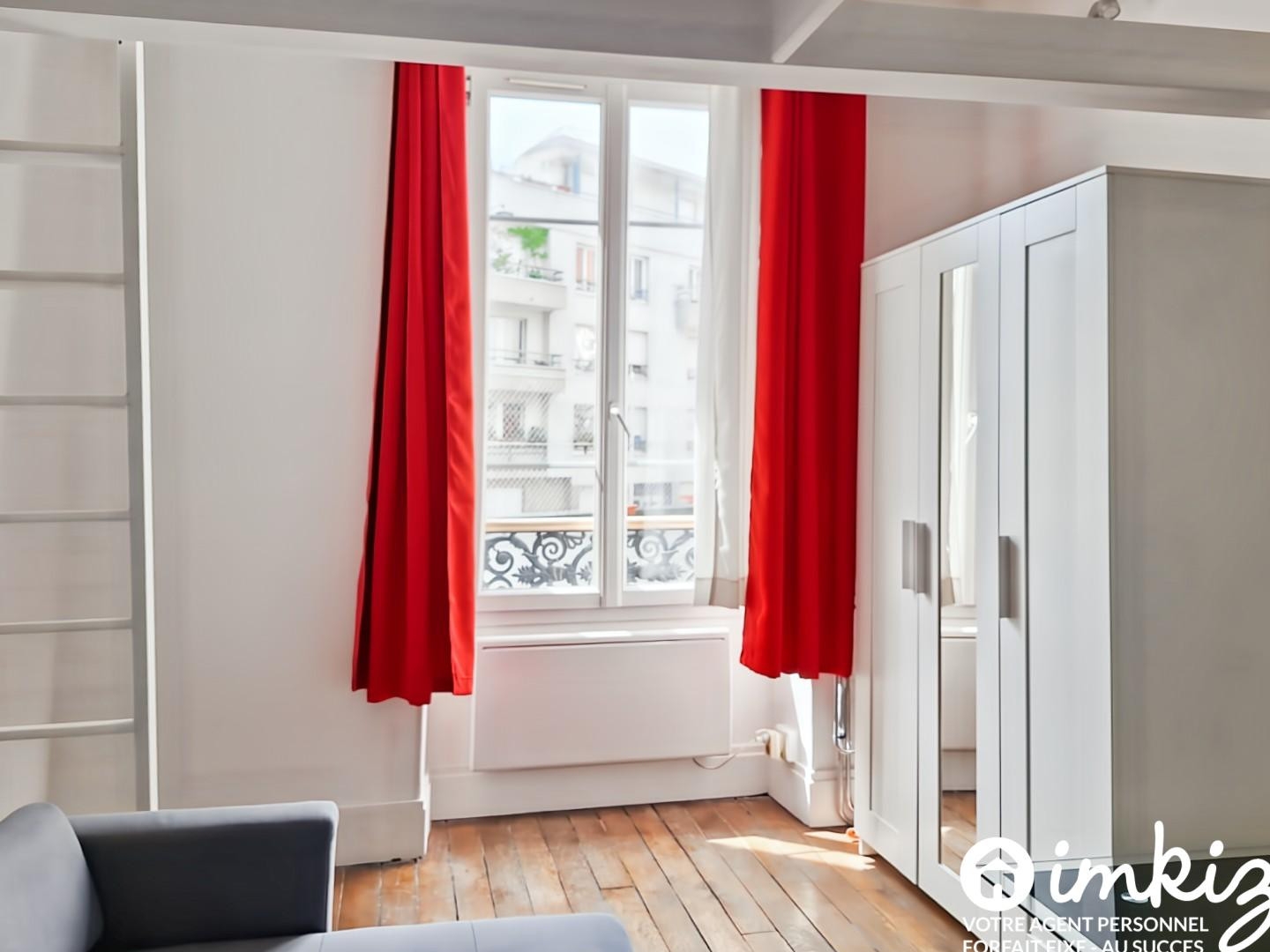 Paris 20ᵉ Studio avec mezzanine et cour privative