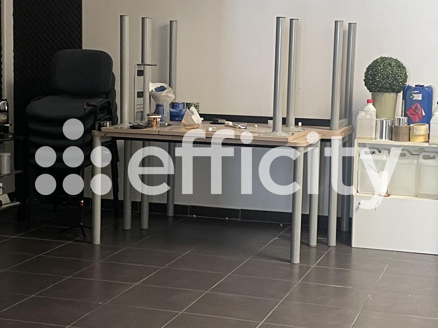 Local commercial 2 pièces 465 m²