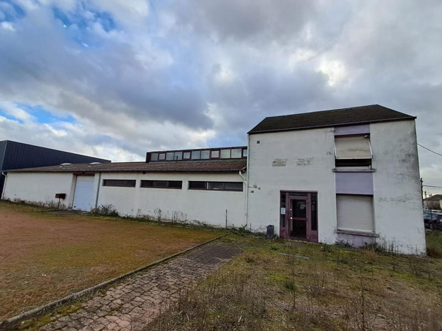 Parking / garage / box à vendre - 540m2 - Chalon-Sur-Saône (71100)