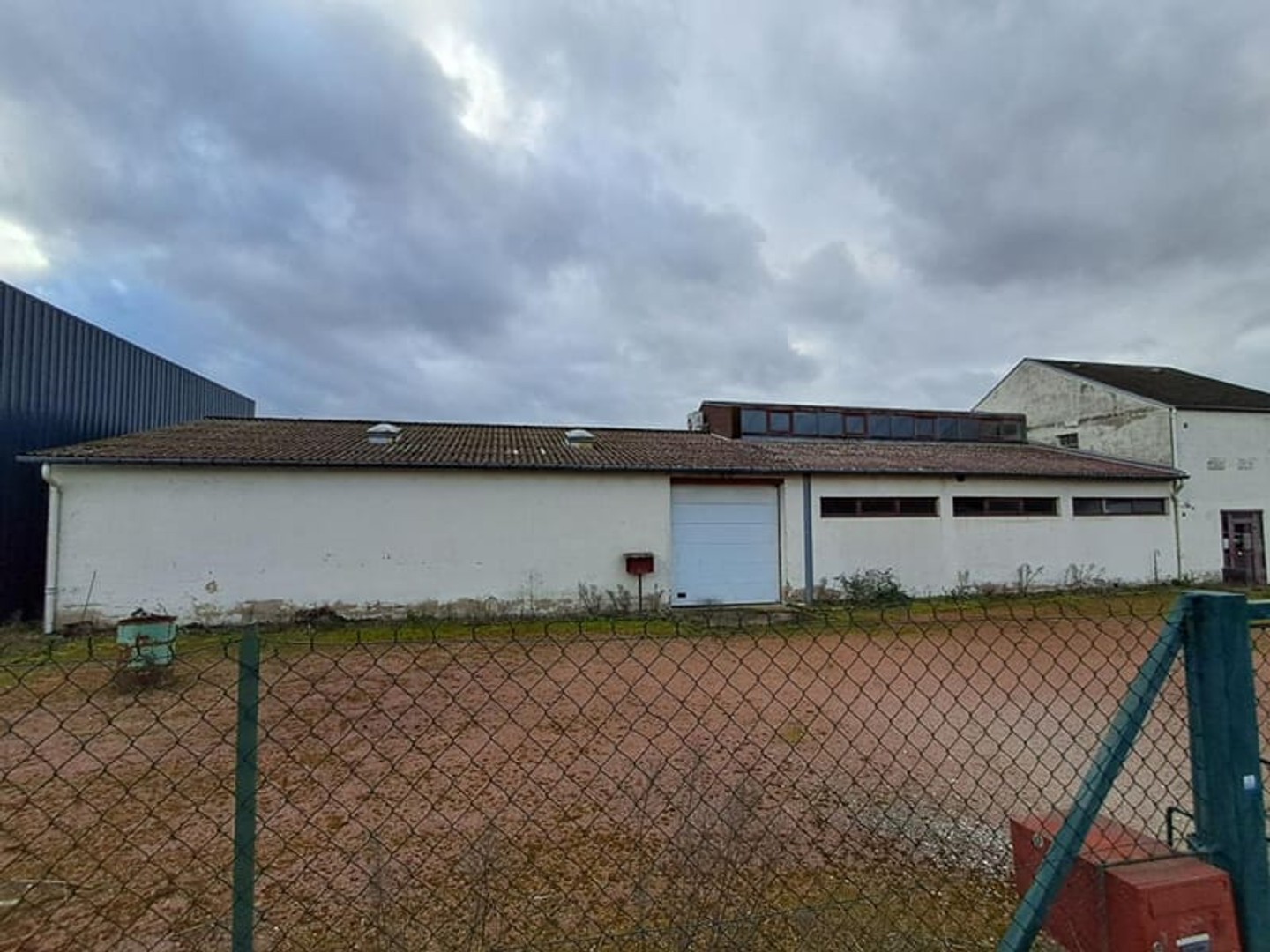Parking / garage / box à vendre - 540m2 - Chalon-Sur-Saône (71100)