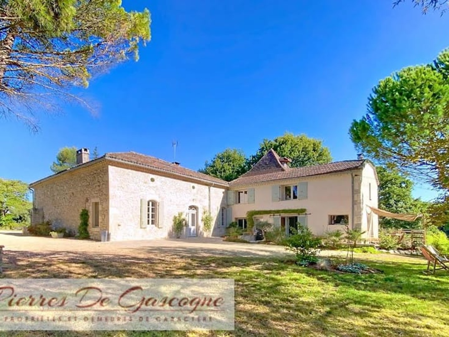 Maison 11 pièces 470 m²