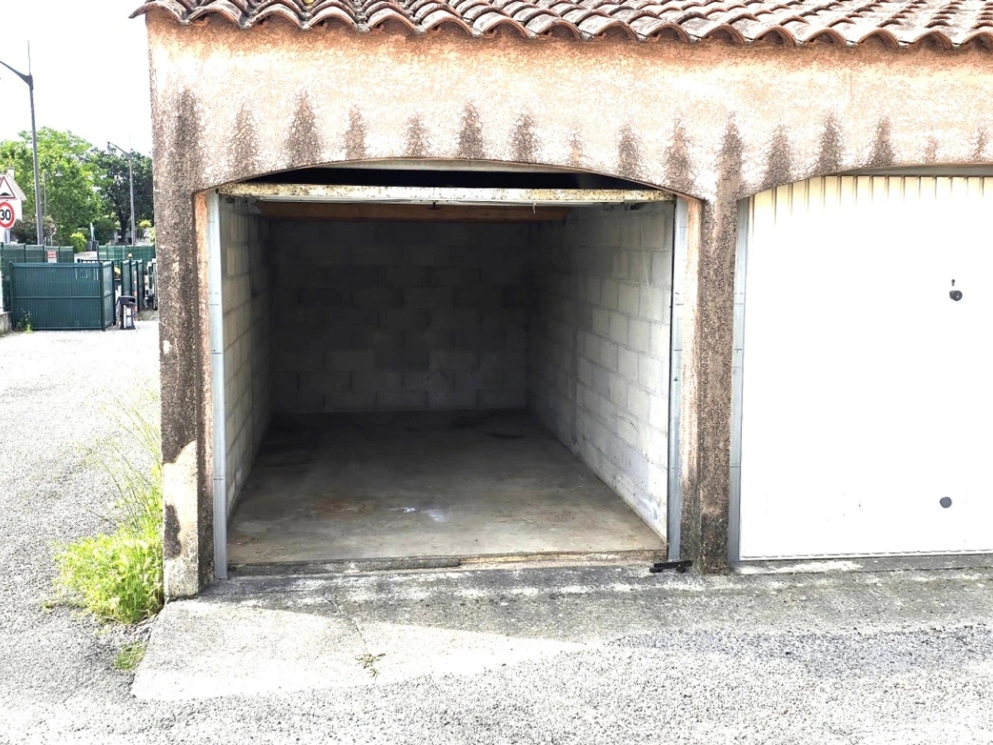 Magasin à vendre - 1 pièce - 12m2 - Le Luc (83340)