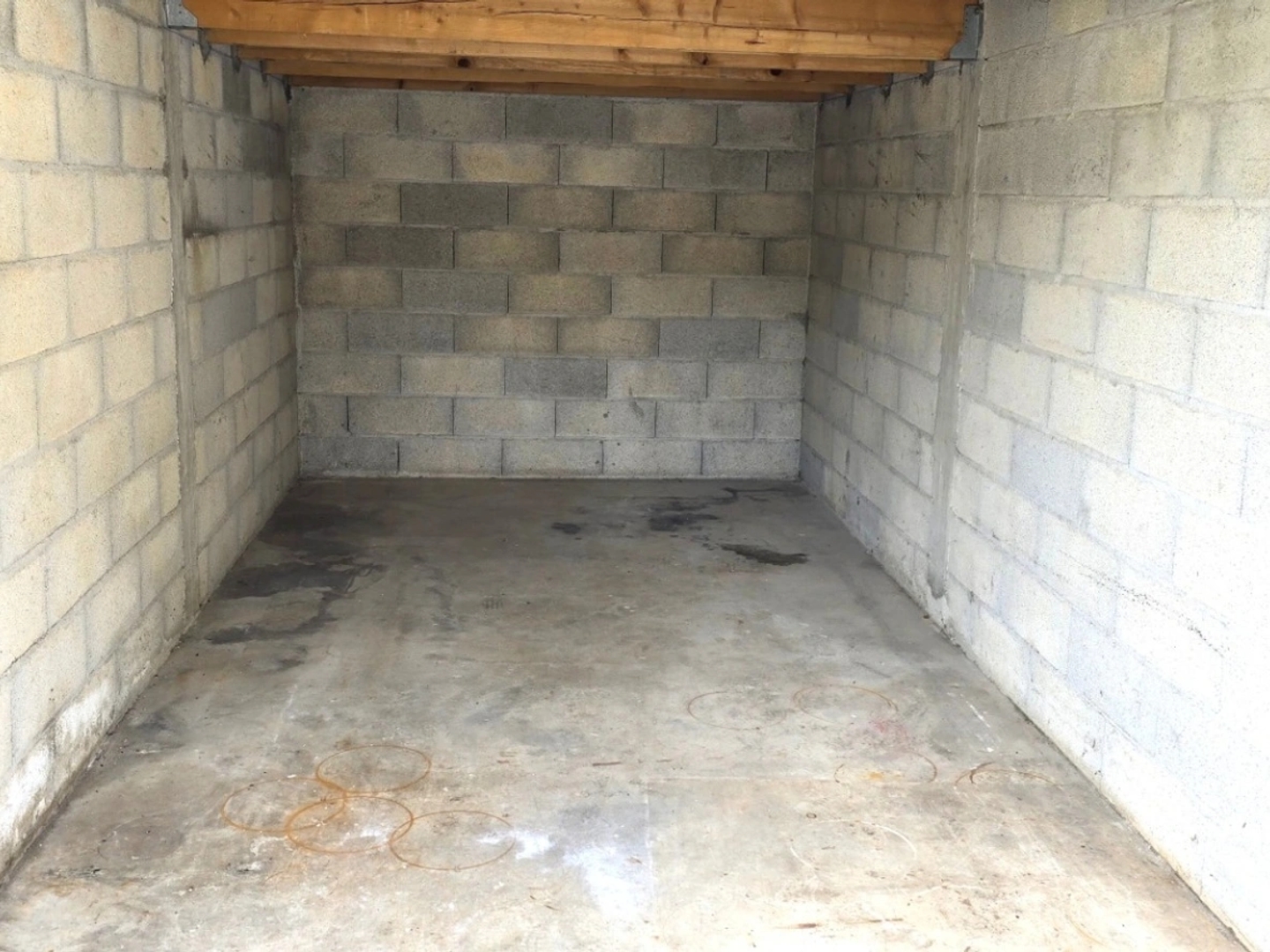 Magasin à vendre - 1 pièce - 12m2 - Le Luc (83340)