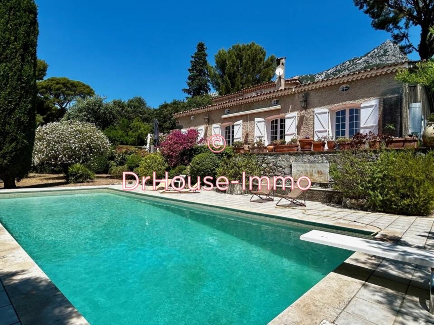 Maison à vendre - 7 pièces - 172m2 - La Valette-Du-Var (83160)