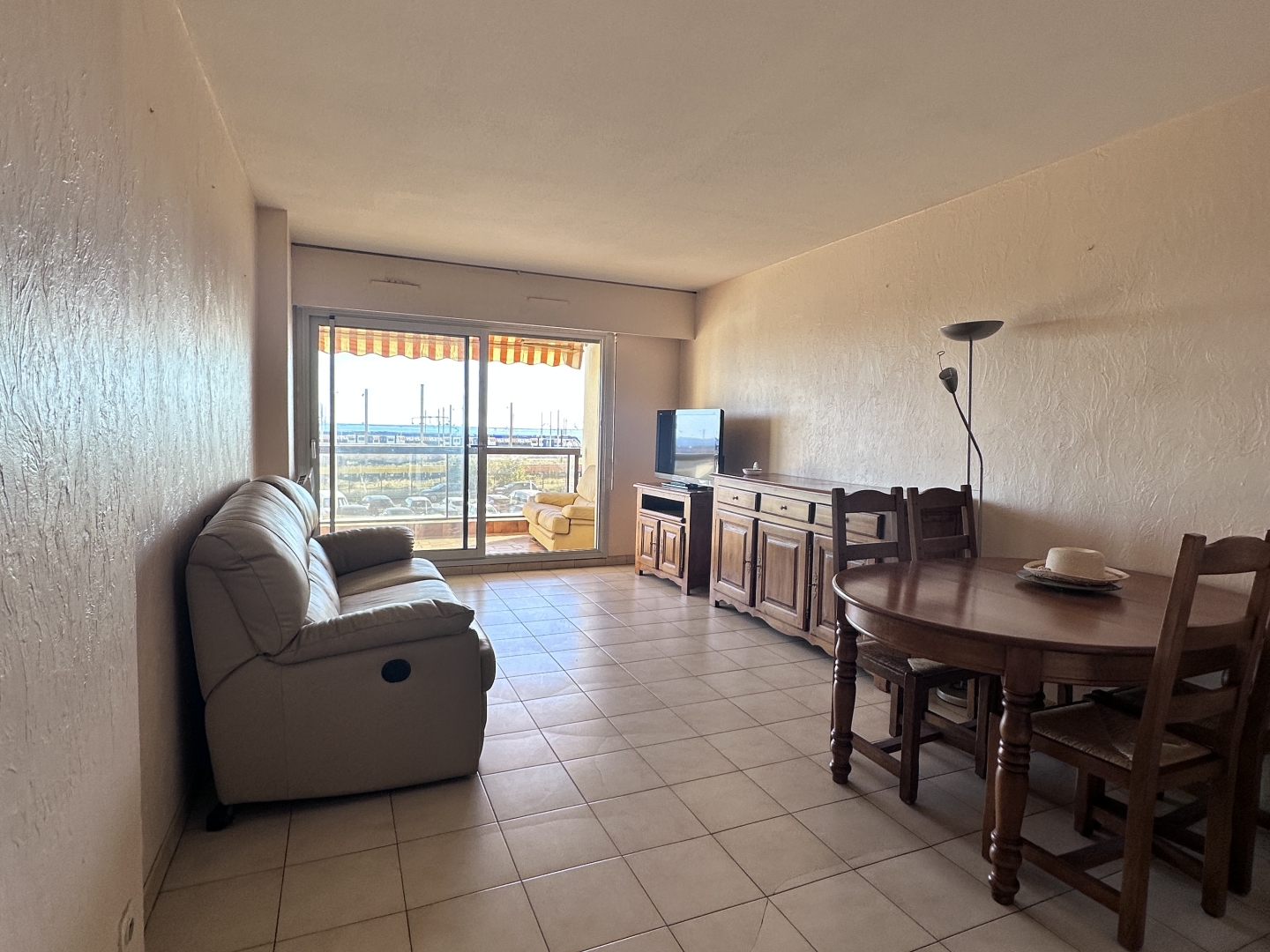 3 PIÈCES 66m2 APERÇU MER + 2 TERRASSES + PARKING CANNES LA ROUBINE