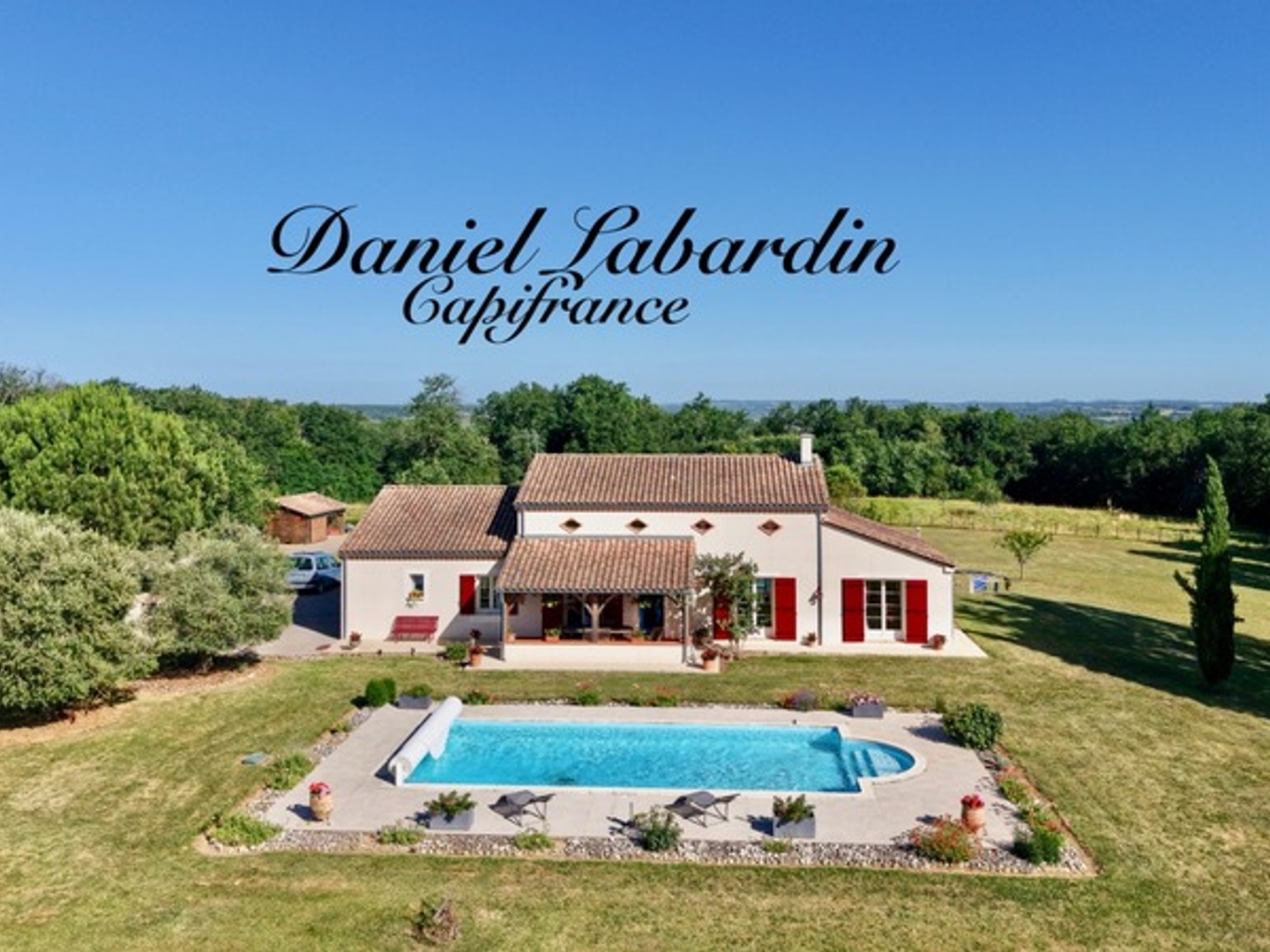 Proprièté avec 4 chambres, 6 hectares, source naturelle, bois