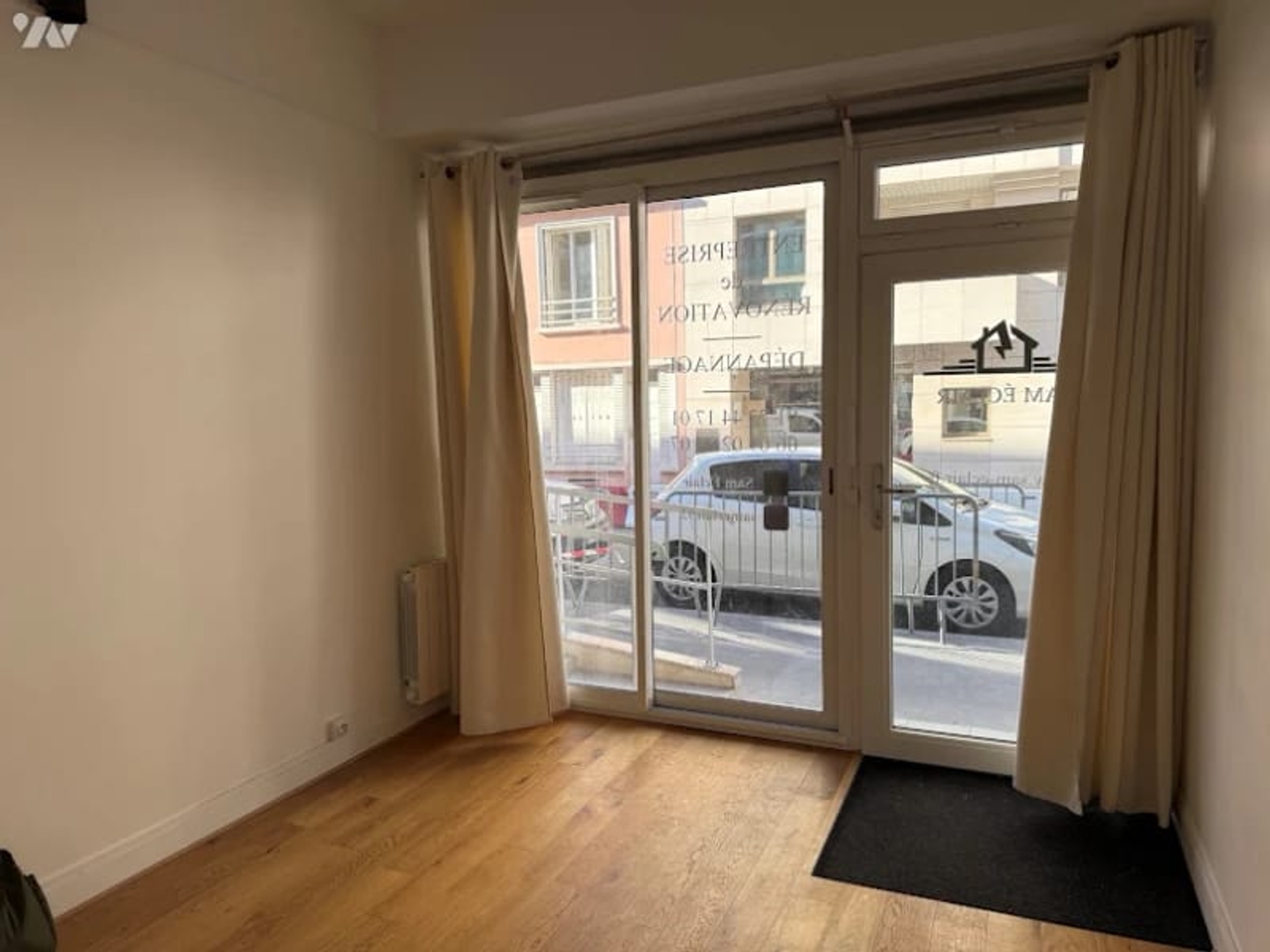 Local 16 m²