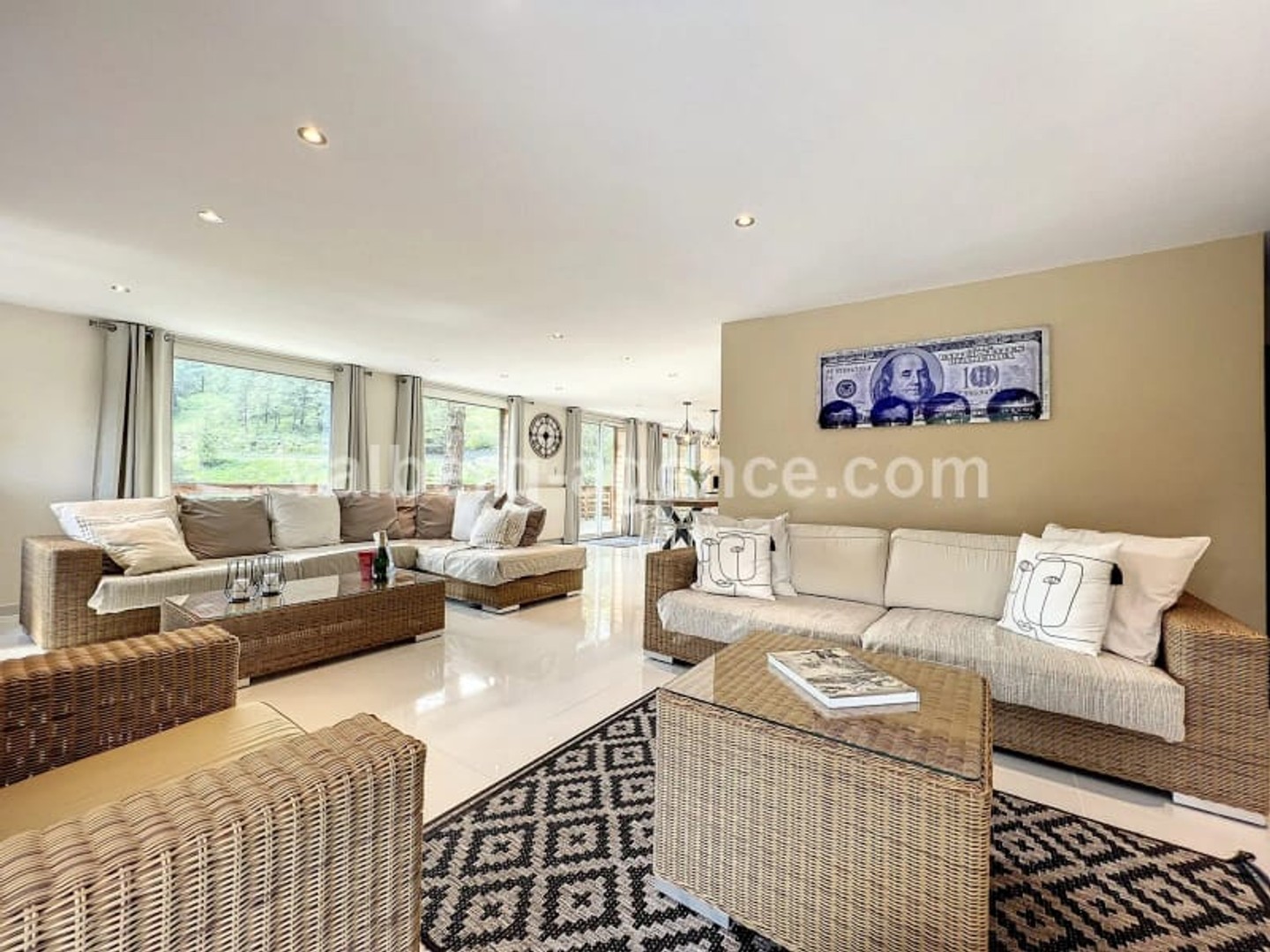 Chalet 6 pièces 325 m²