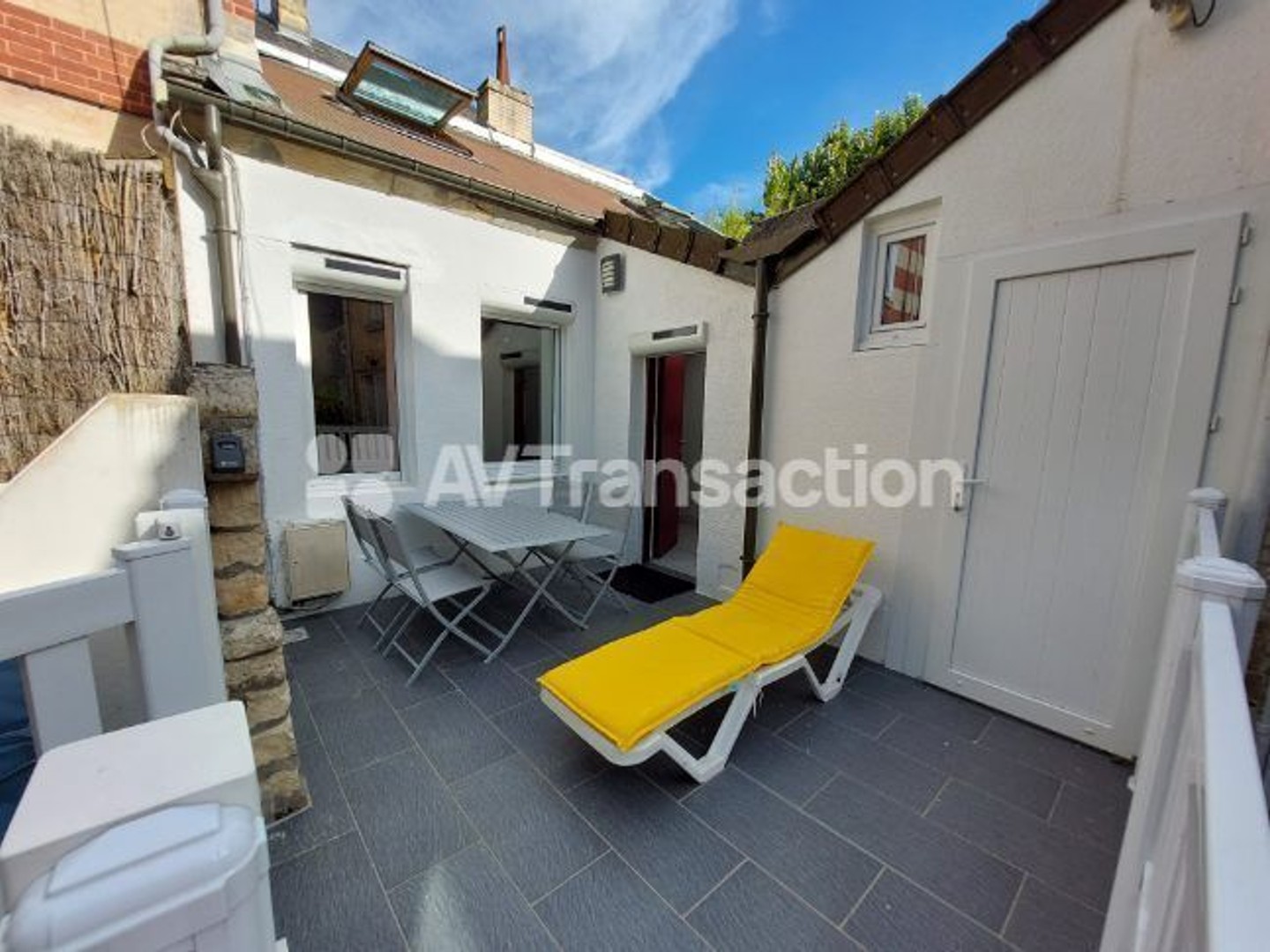 FRONT DE MER, CHARMANTE MAISON de 55M² avec terrasse